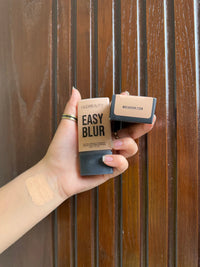 HUDA BEAUTY Easy Blur Natural Airbrush Foundation With Niacin amide